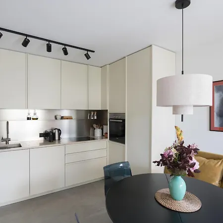 Design Coastal Garden Apartment Split Exterior photo
