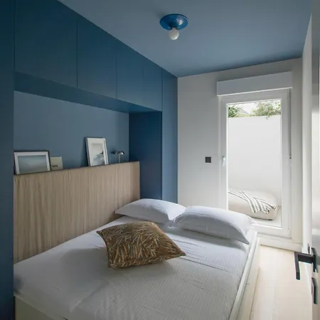 Design Coastal Garden Apartment Split Exterior photo
