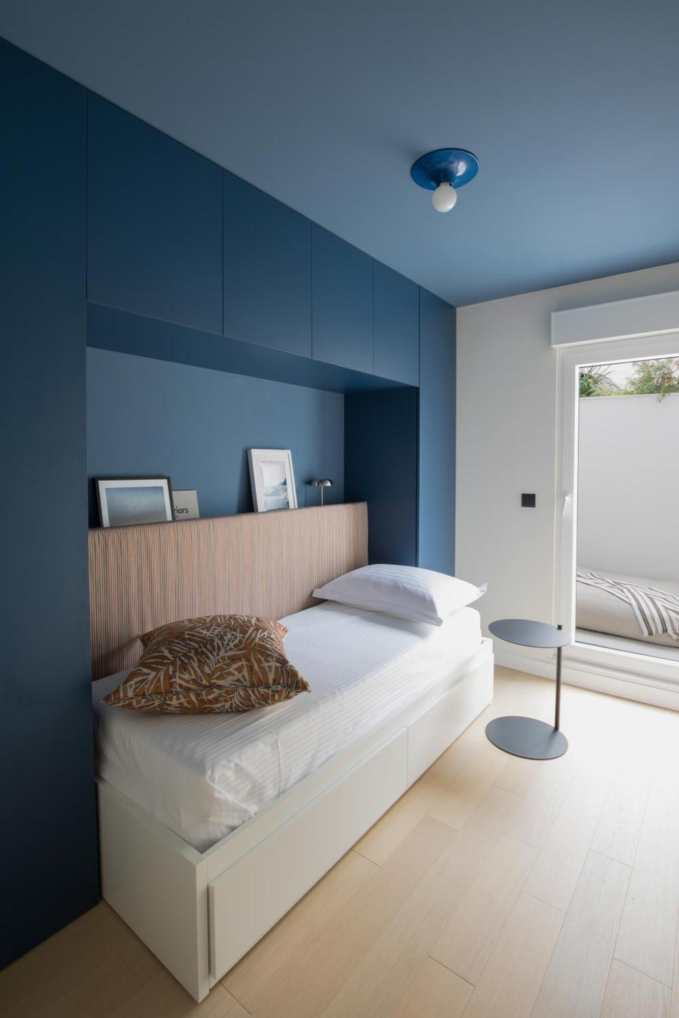 Design Coastal Garden Apartment
